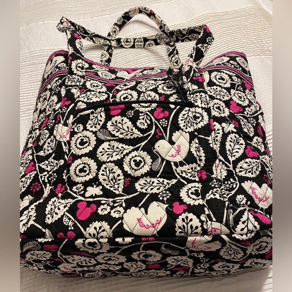 NWOT Disney Vera Bradley “Vera” tote
Retired Pattern - Picture 4 of 12
